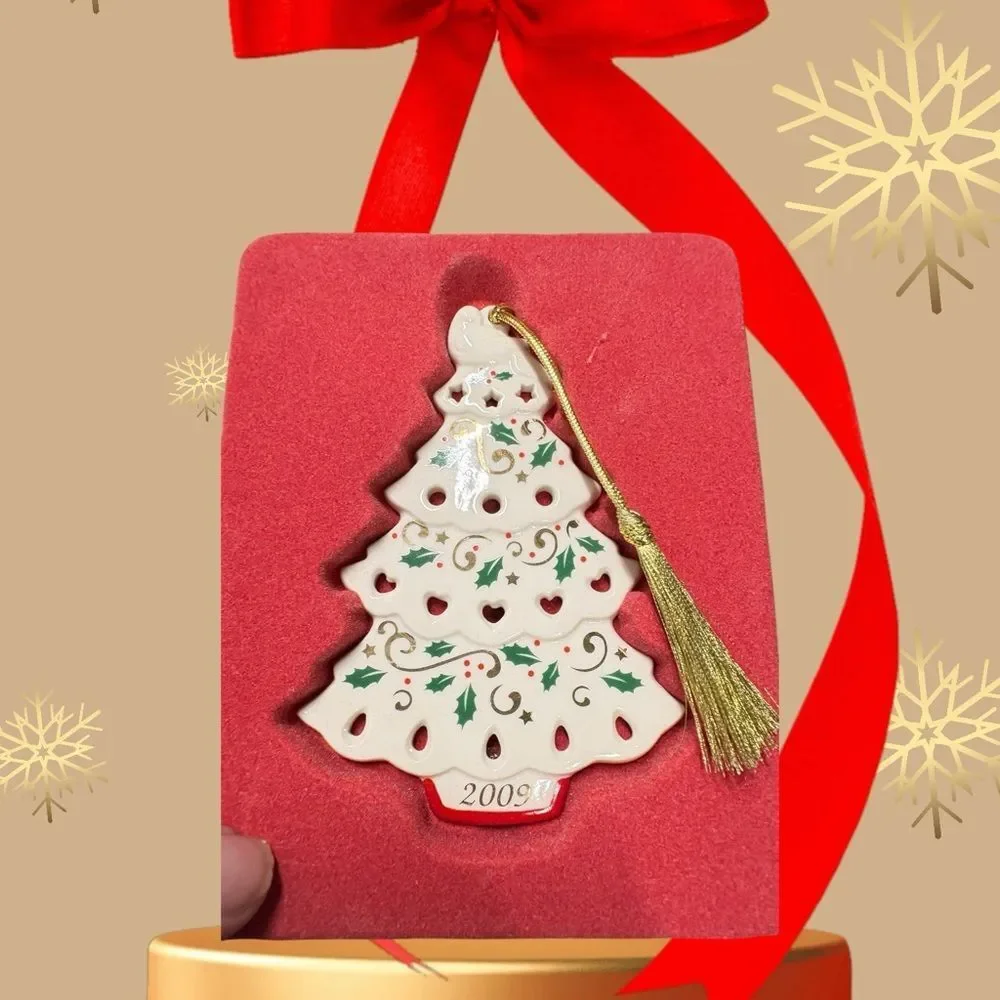 Lenox Cream and Gold‎ Christmas Tree Ornament 2009